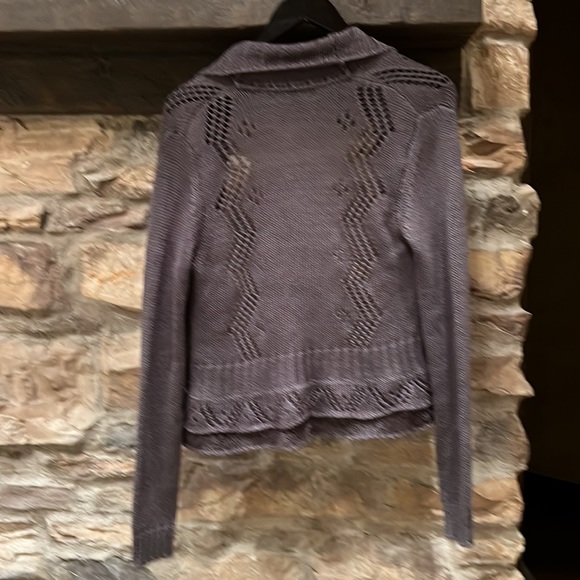 Stylish Gray Cardigan - Picture 2 of 4